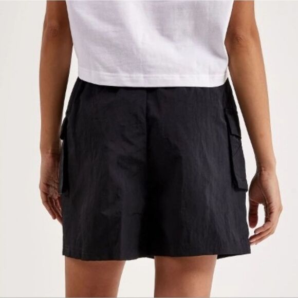 1275 NWT Womens Nike Woven High-Rise Shorts Small - Picture 2 of 7